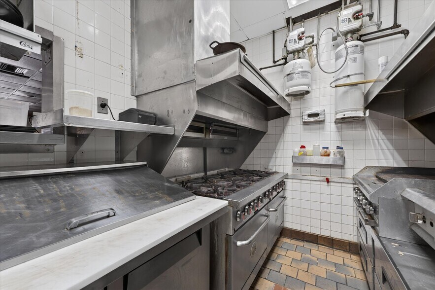 More Photos Of 4000 Fort Campbell Blvd, Hopkinsville Restaurant For Sale
