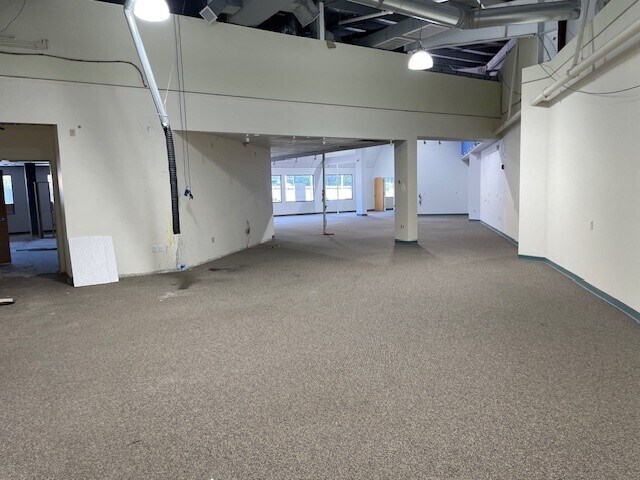 More Photos Of 939-941 Salem St, Groveland Storefront Retail Office For Lease