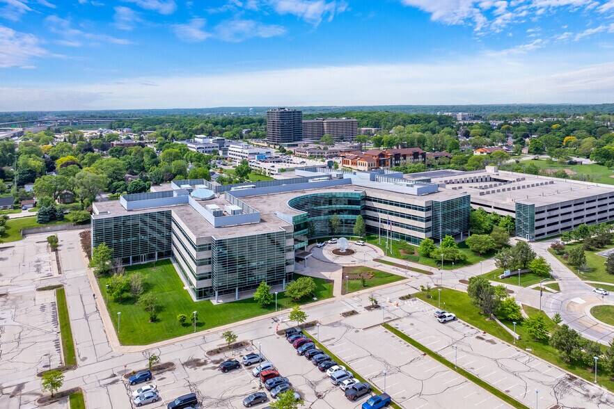 More Photos Of 9900 W Innovation Dr, Wauwatosa Office For Lease