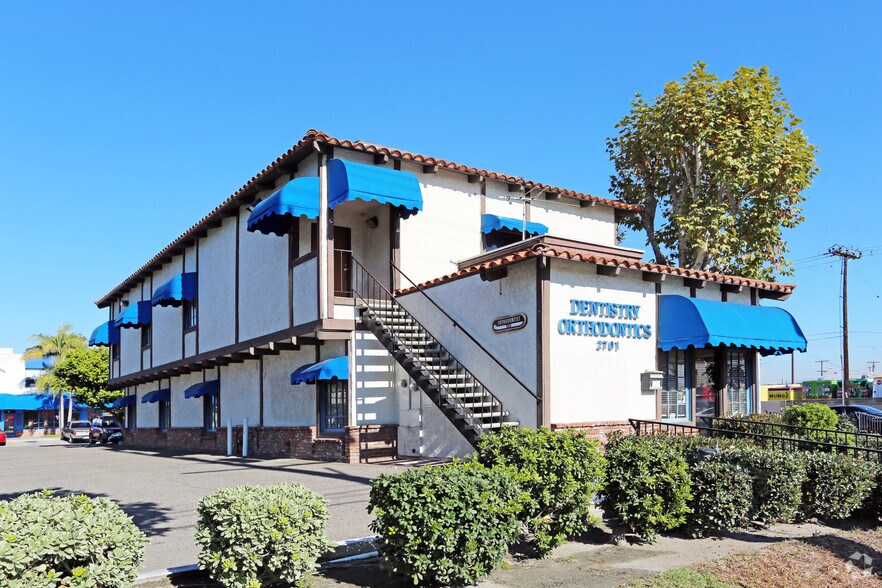 More Photos Of 2715 W 1st St, Santa Ana Unknown For Lease