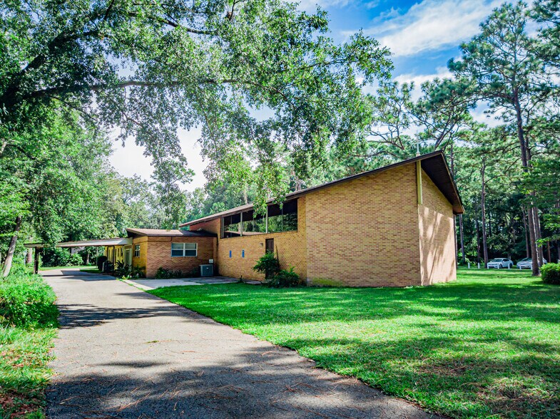 More Photos Of 1901 Leonid Rd, Jacksonville Schools For Sale