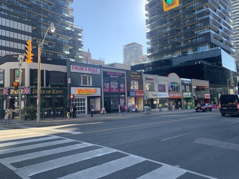 More Photos Of 2299-2301 Yonge St, Toronto Storefront For Lease