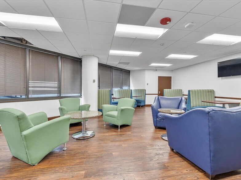 More Photos Of 12000 Biscayne Blvd, Miami Office For Lease