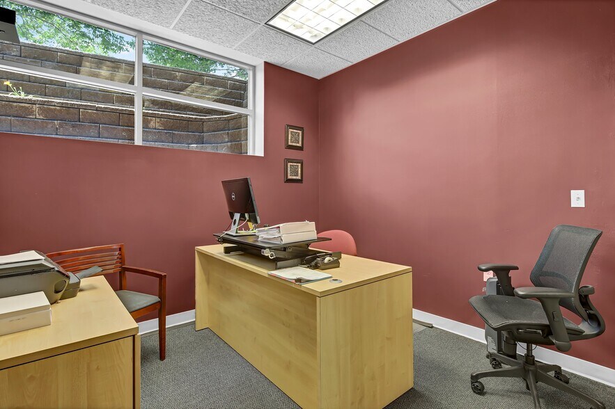 More Photos Of 1511 Northway Dr, Saint Cloud Medical For Sale