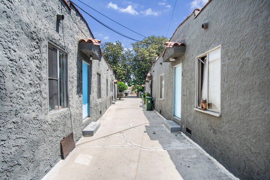 More Photos Of 3443 West Blvd, Los Angeles Apartments For Sale