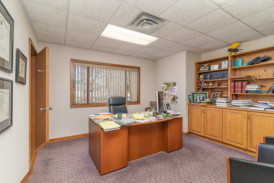 More Photos Of 3588 Center Ave, Essexville Medical For Sale
