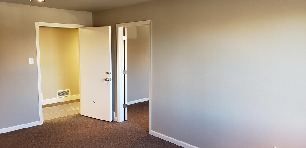 More Photos Of 5800-5840 W 38th Ave, Wheat Ridge Storefront Retail Office For Lease