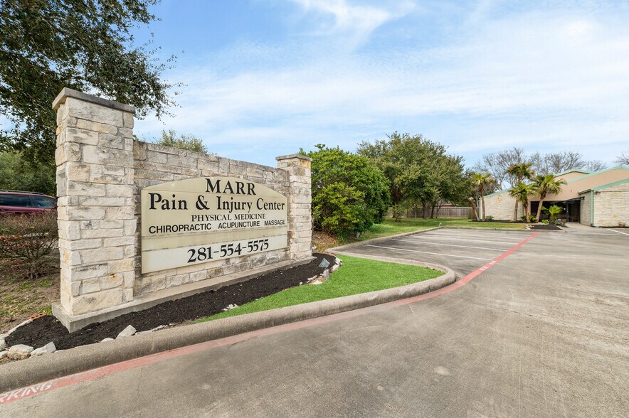 More Photos Of 3480 W Main St, League City Medical For Sale
