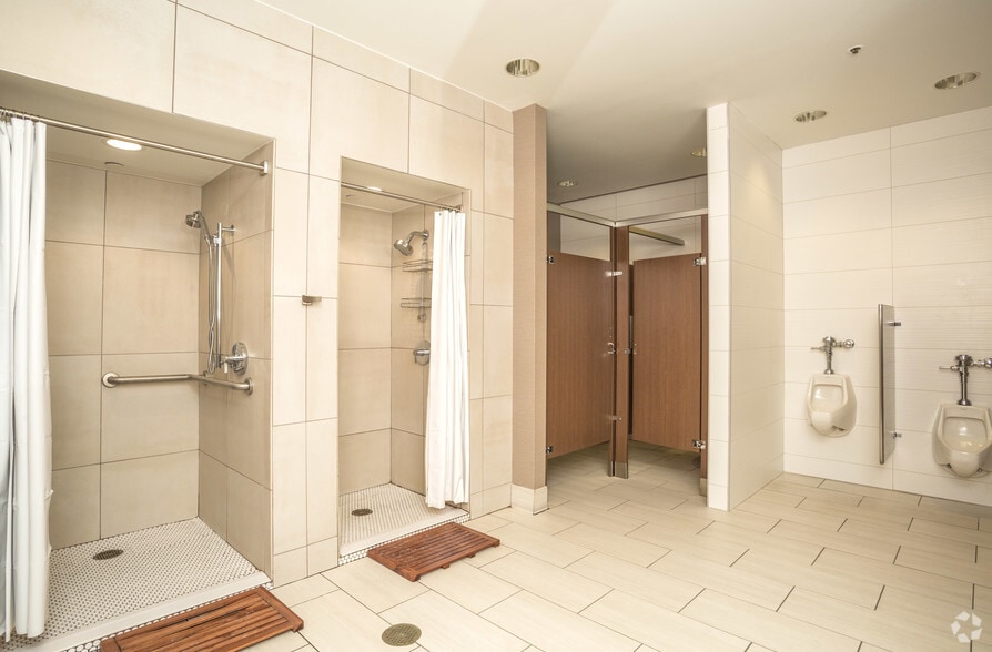 More Photos Of 2727 Paces Ferry Rd SE, Atlanta Office For Lease