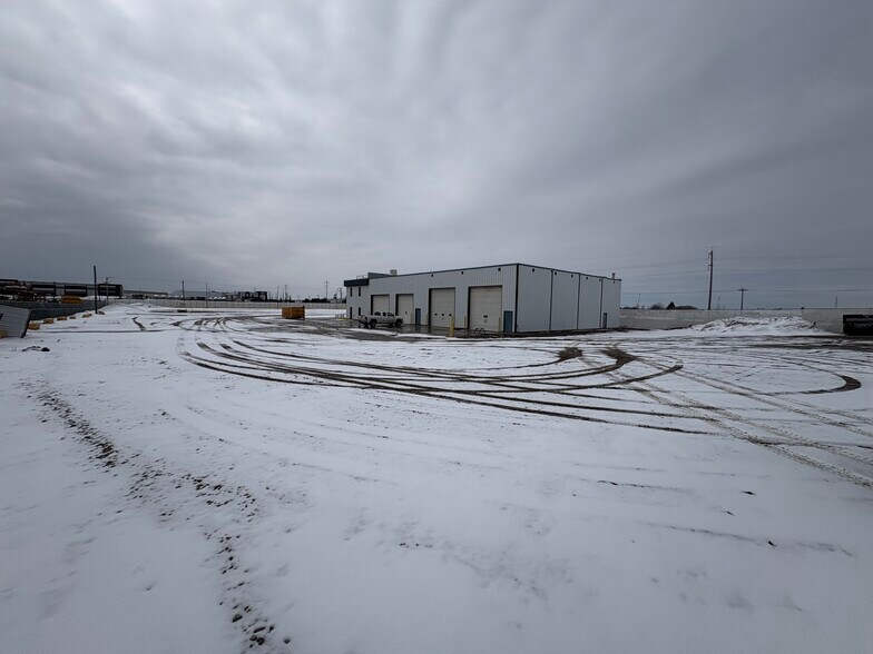 More Photos Of 10271 279 St, Acheson Manufacturing For Lease