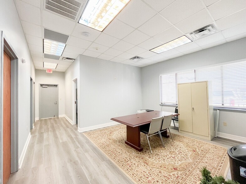 More Photos Of 11710 Cloverland Ave, Baton Rouge Warehouse For Lease