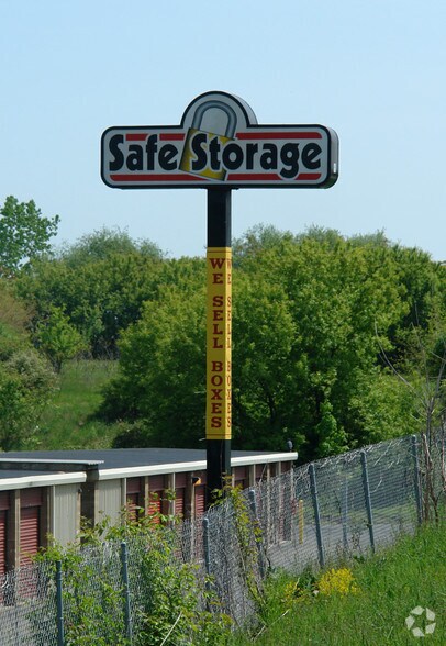 More Photos Of 50 Oliver St, Cohoes Self Storage For Lease