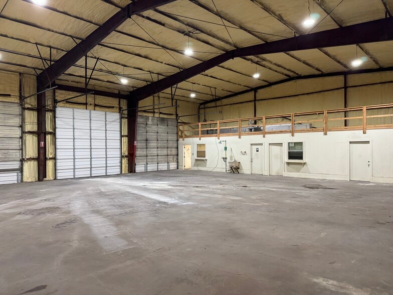 More Photos Of 4725 Mercantile St, Beaumont Industrial For Lease