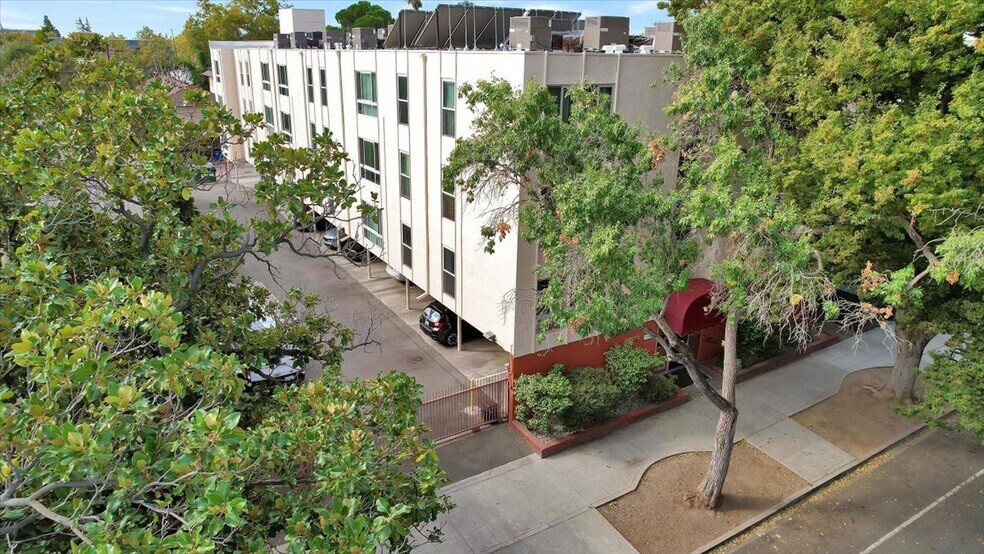 More Photos Of 2320 P St, Sacramento Apartments For Sale