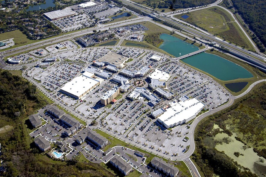 More Photos Of 1479 Town Center Dr, Lakeland Unknown For Lease
