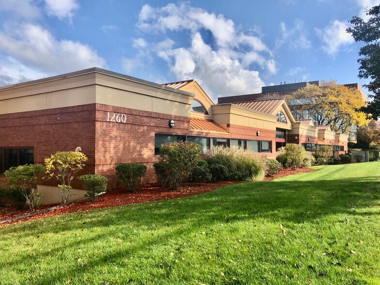 More Photos Of 1260 Silas Deane Hwy, Wethersfield Medical For Lease