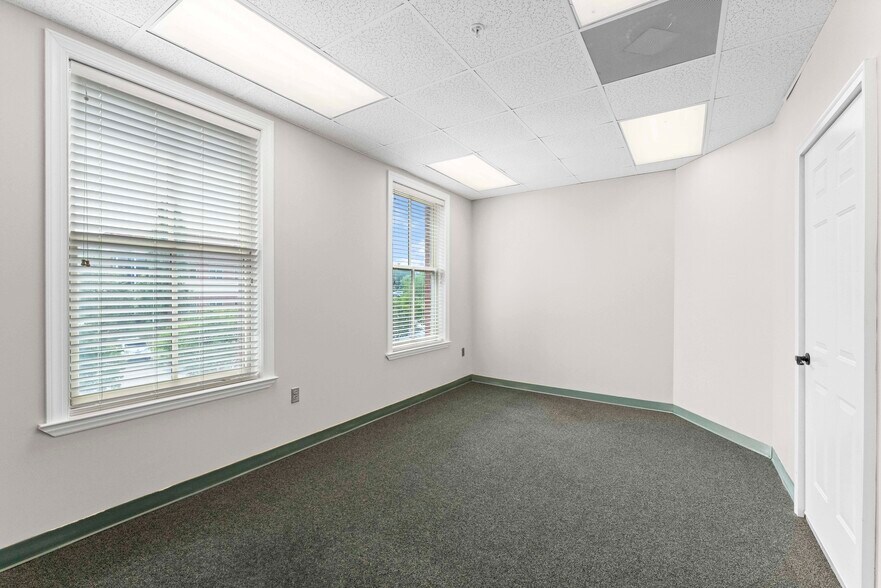 More Photos Of 19701 Bethel Church Rd, Cornelius Office For Sale