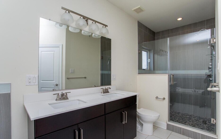 More Photos Of 1860 Frankford Ave, Philadelphia Storefront Retail Residential For Sale