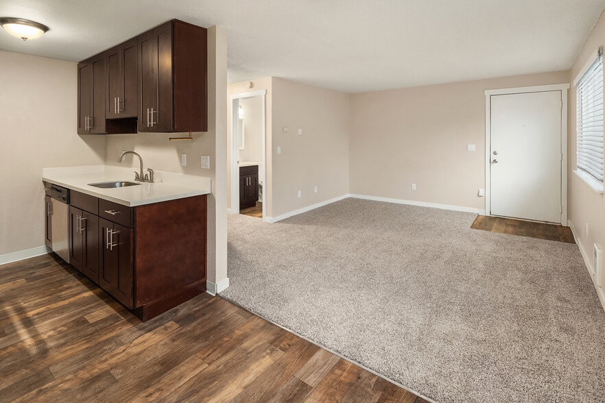 More Photos Of 12712 C St S, Tacoma Apartments For Sale