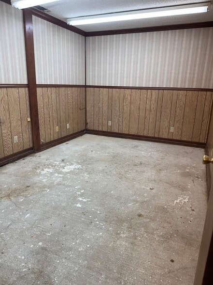 More Photos Of 825 N State Highway 121, Bonham Industrial For Sale