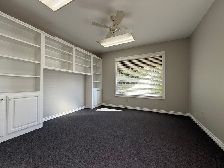More Photos Of 2700 James St, Denton Warehouse For Sale