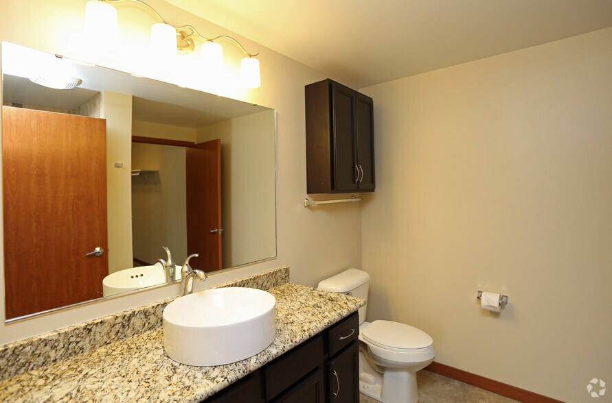 More Photos Of 401 N Washington St, Green Bay Apartments For Lease