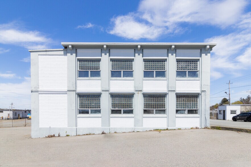 More Photos Of 1 New St, Fall River Land For Lease