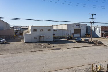 Primary Photo Of 4626 Illinois Ave, Louisville Warehouse For Sale