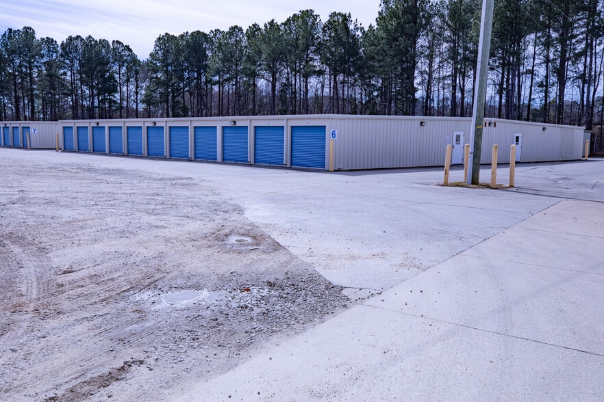 More Photos Of 803 S Eastern Blvd, Fayetteville Warehouse For Sale