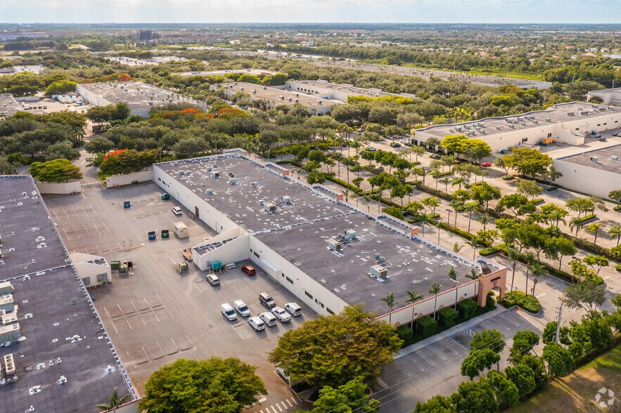 More Photos Of 3001-3045 N Commerce Pky, Miramar Office For Lease