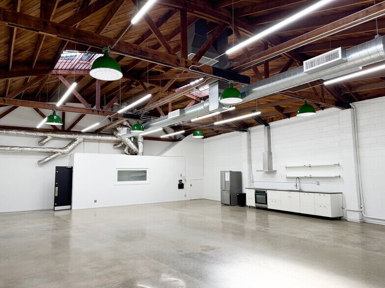 More Photos Of 6819 West Blvd, Inglewood Warehouse For Lease