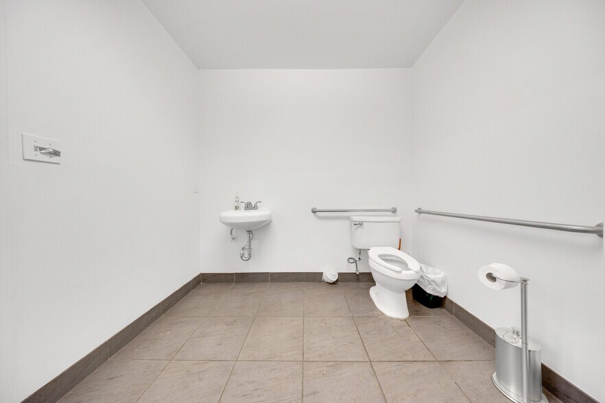 More Photos Of 118 Live Oak Ave, Arcadia Storefront For Lease