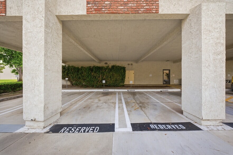 More Photos Of 5011 Argosy Ave, Huntington Beach Loft Creative Space For Sale