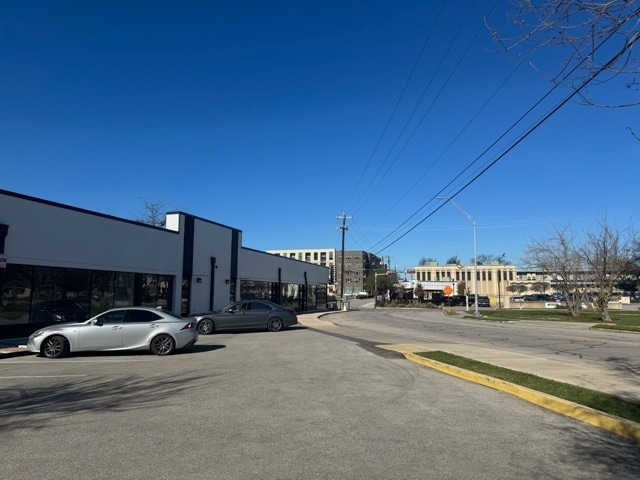 More Photos Of 1126 N Saint Marys St, San Antonio Unknown For Lease