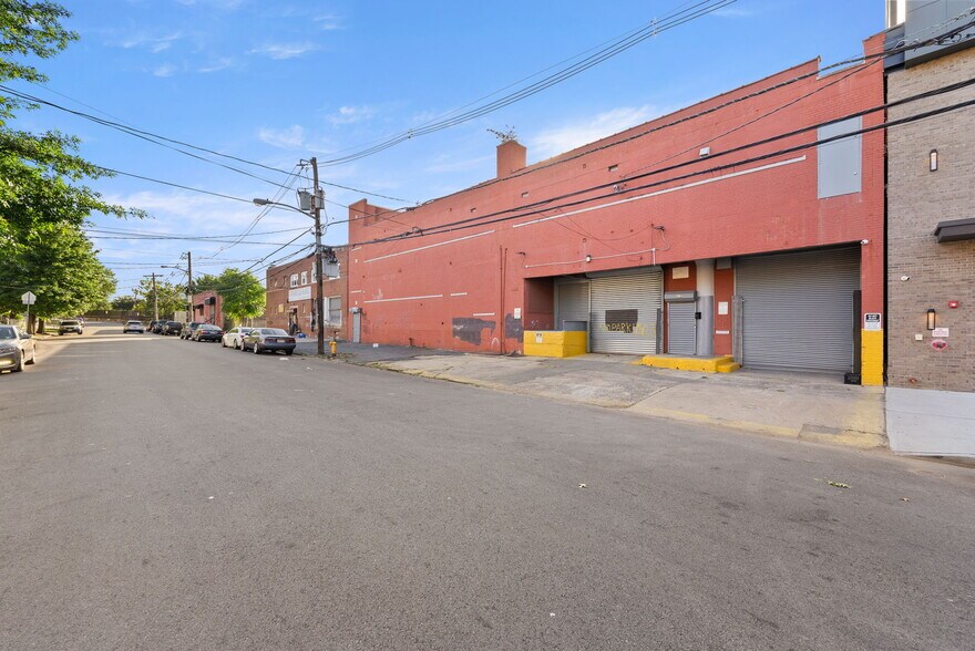 More Photos Of 122-128 N 11th St, Newark Manufacturing For Sale