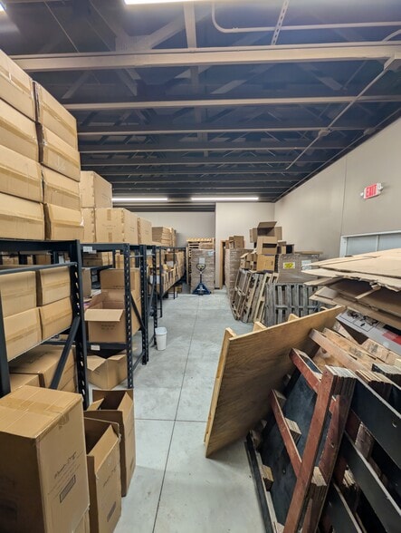 More Photos Of 4236 London Rd, Eau Claire Flex For Lease