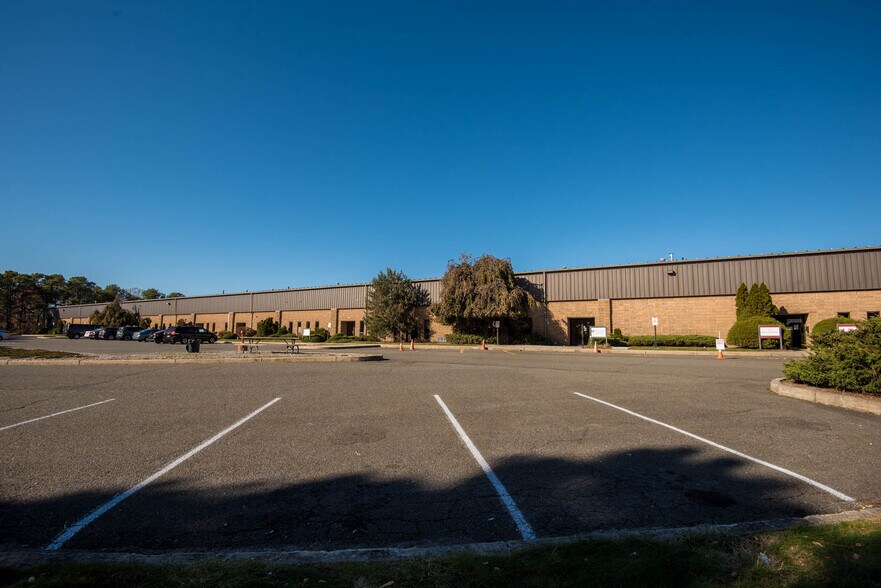 More Photos Of 725 Airport Rd, Lakewood Flex For Sale