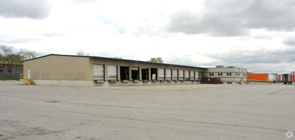 More Photos Of 10100-10120 Virginia Ave, Chicago Ridge Truck Terminal For Lease