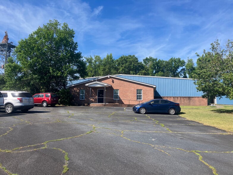 Primary Photo Of 240 NW Industrial Blvd, Macon-Bibb Manufacturing For Sale