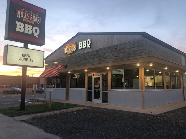 More Photos Of 316 W 6th St, Junction City Restaurant For Sale