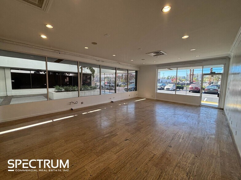 More Photos Of 21101-21163 Victory Blvd, Canoga Park Storefront Retail Office For Lease