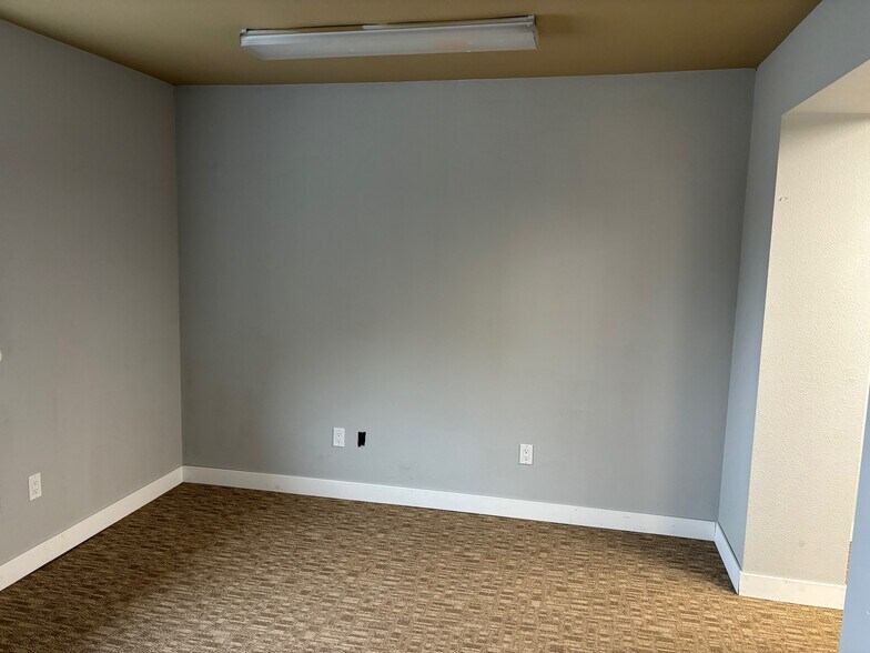 More Photos Of 105 1st St SE, Minot Apartments For Lease