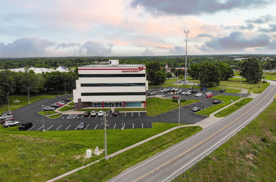 More Photos Of 1801 W Norton Rd, Springfield Office For Sale