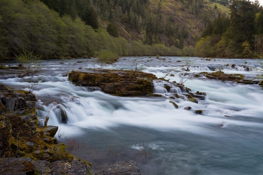 More Photos Of 42705 N Umpqua Hwy, Idleyld Park Hotel For Sale