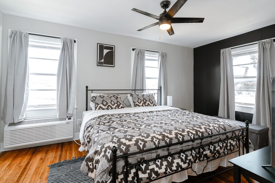 More Photos Of 1300 Illinois St, Mobile Multifamily For Sale