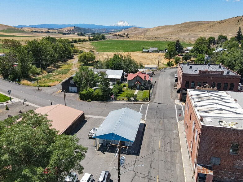 More Photos Of 96 N Main St, Dufur Post Office For Sale