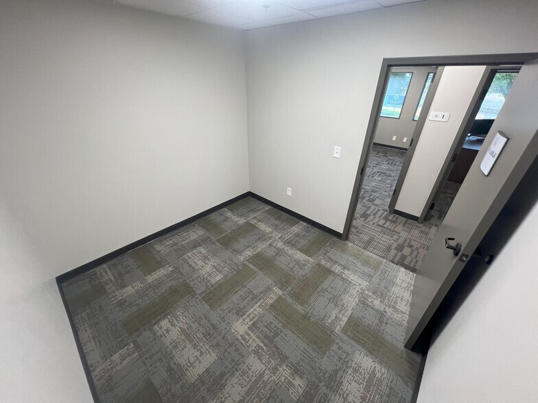 More Photos Of 300 3rd Ave SE, Rochester Coworking Space