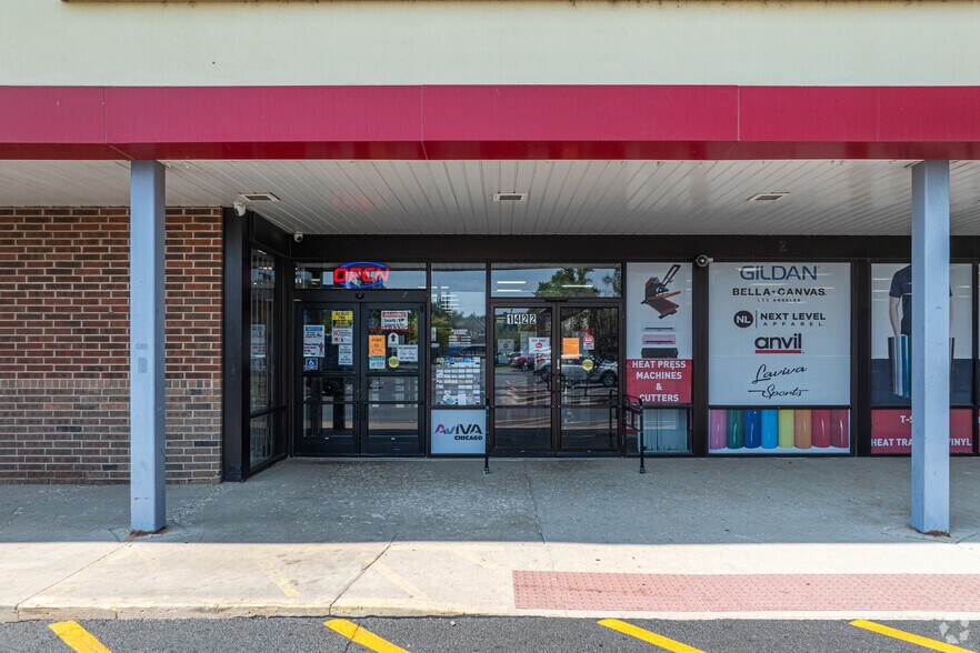 More Photos Of 1422-1424 W 47th St, Chicago General Retail For Lease
