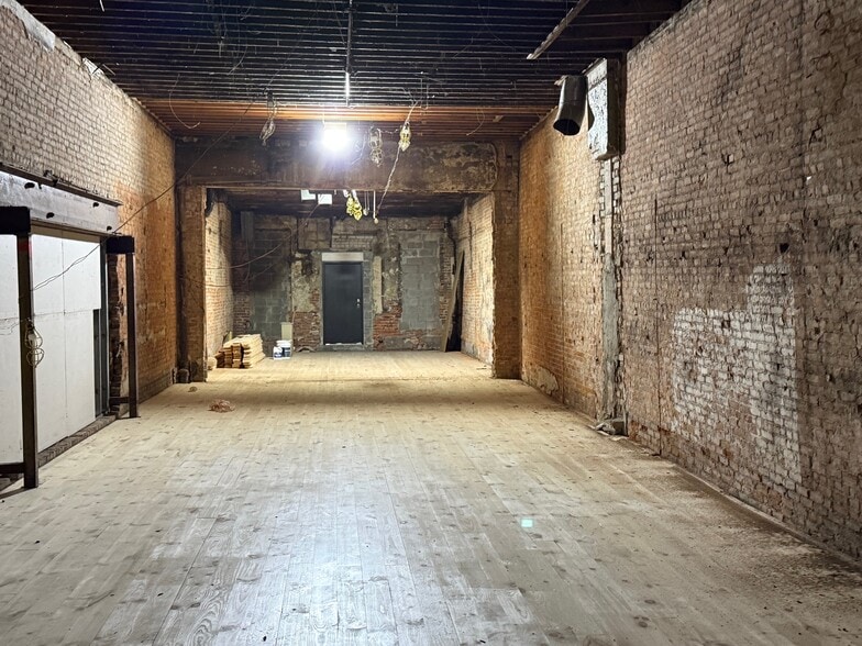 More Photos Of 83 N Saginaw St, Pontiac Office For Sale