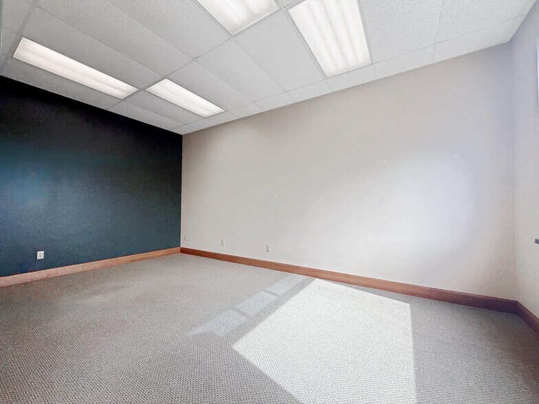 More Photos Of 1008 NW Paul Bunyan Dr NW, Bemidji Restaurant For Lease
